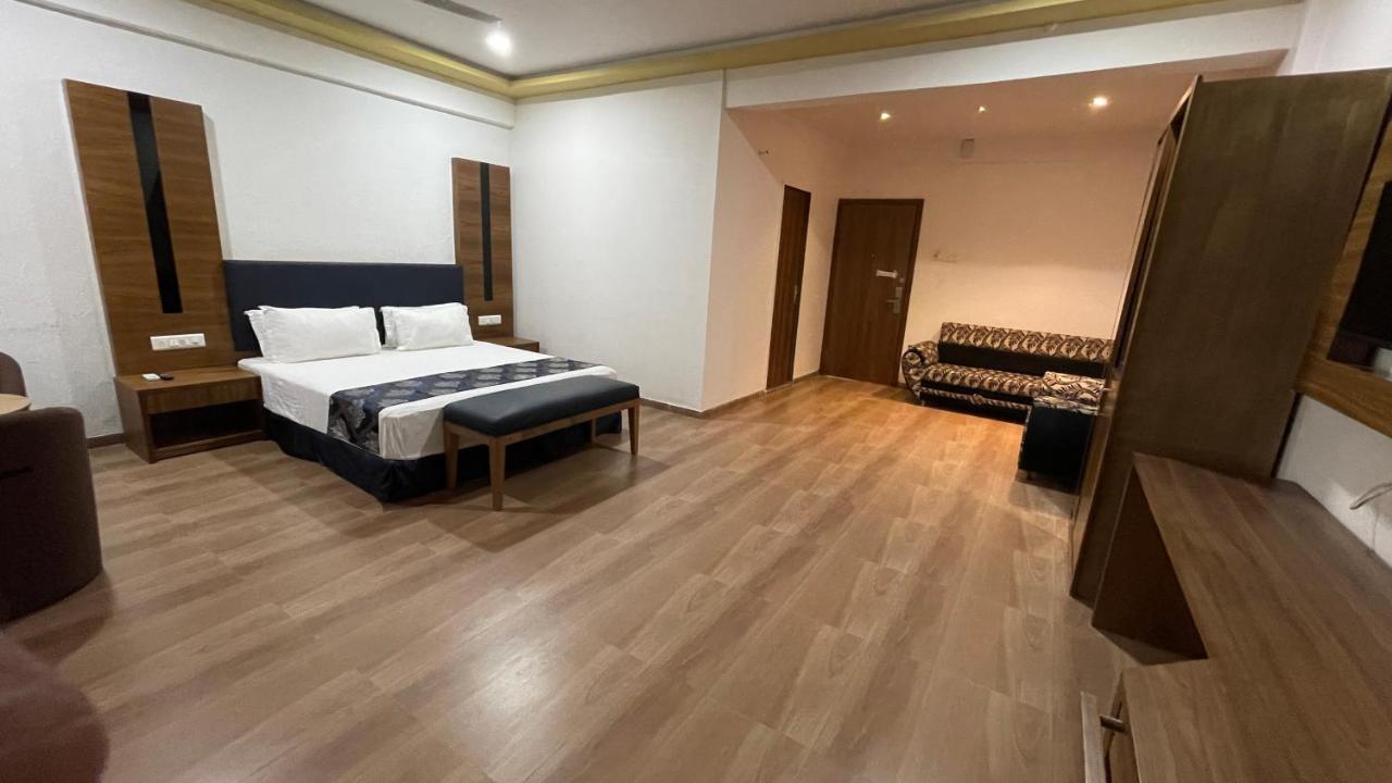 Heaven 7 Hotel & Resort Himatnagar Exterior photo