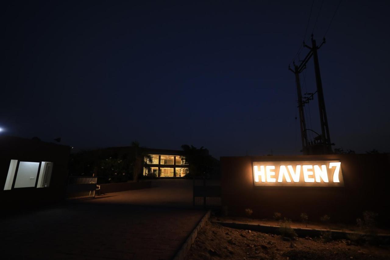 Heaven 7 Hotel & Resort Himatnagar Exterior photo