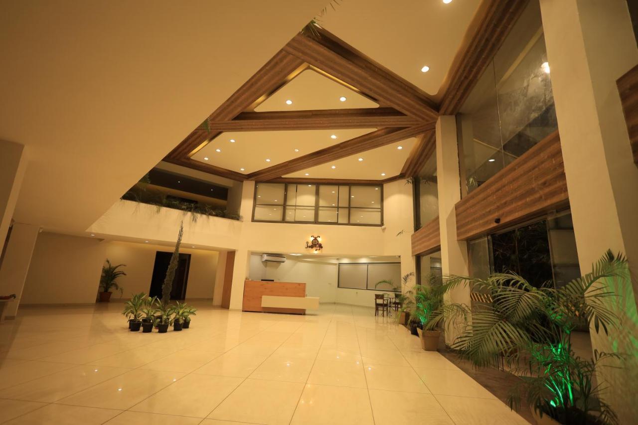 Heaven 7 Hotel & Resort Himatnagar Exterior photo