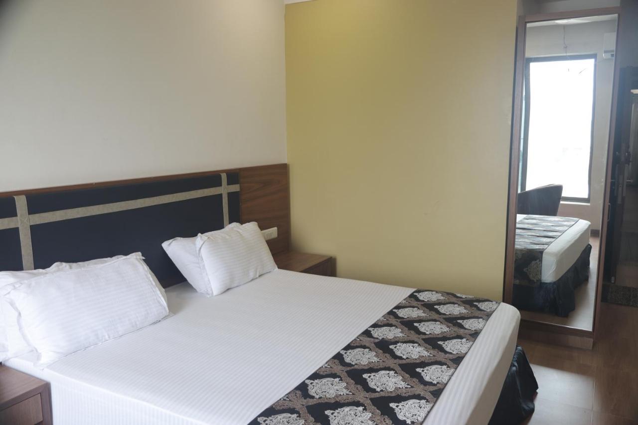 Heaven 7 Hotel & Resort Himatnagar Exterior photo