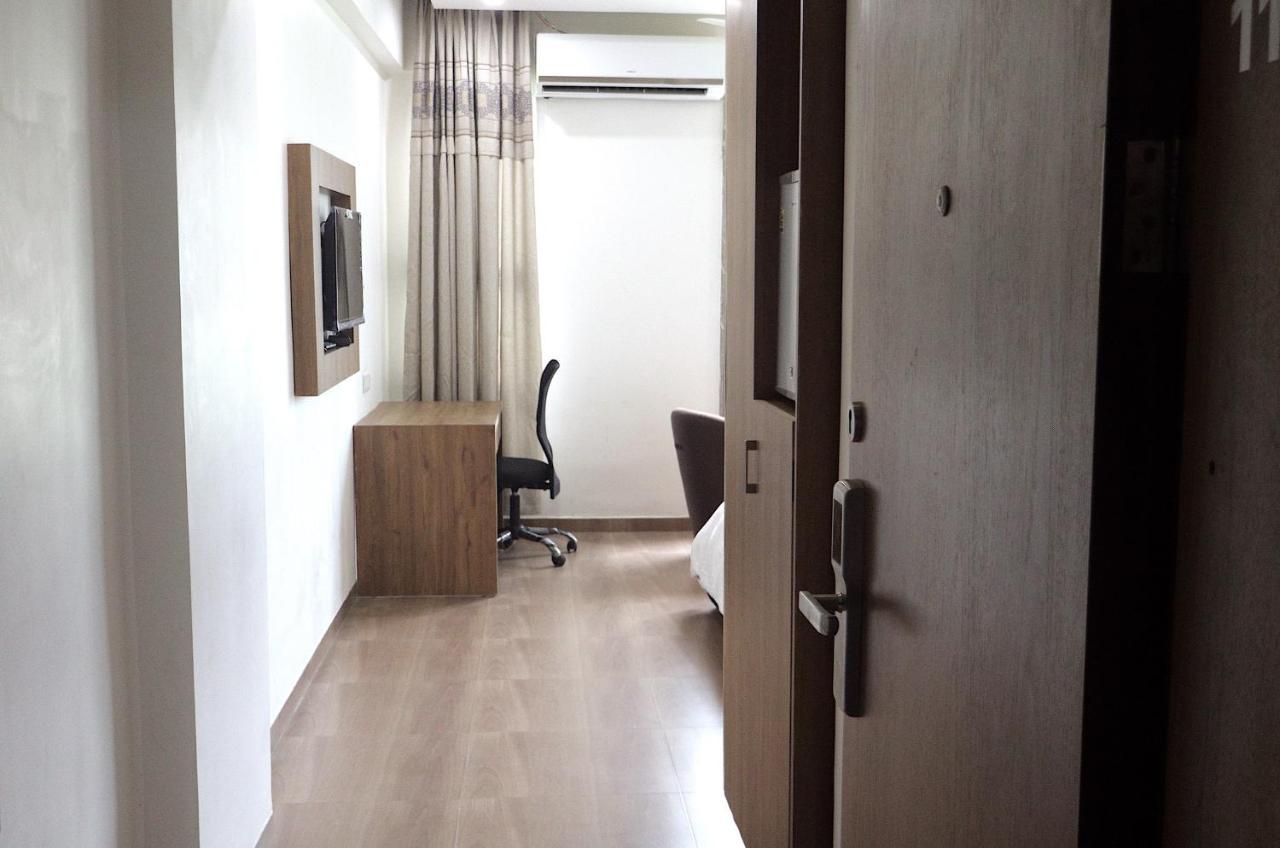 Heaven 7 Hotel & Resort Himatnagar Exterior photo